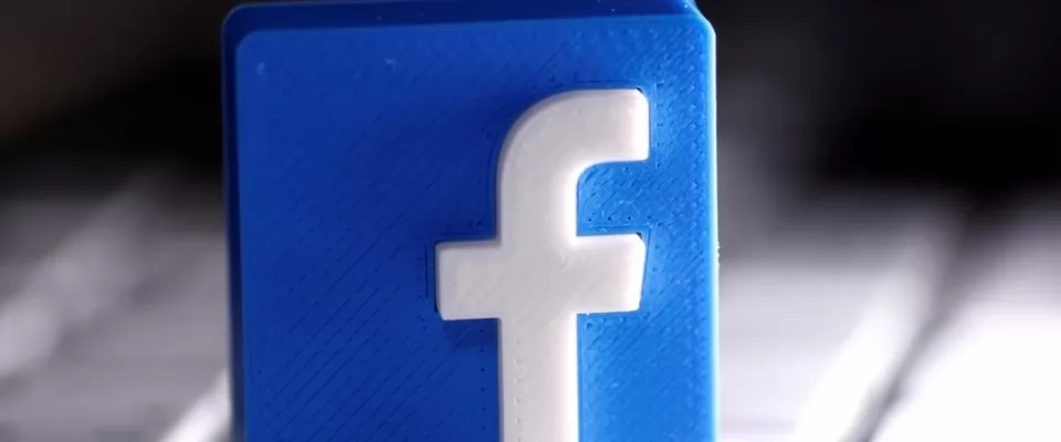 Facebook: how to remove hidden data and personal information 