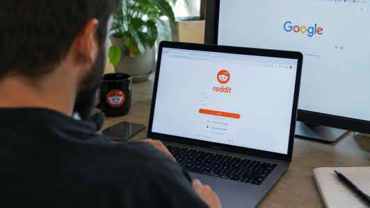 Reddit probará exigir inicio de sesión ante la caída del tráfico de Google
